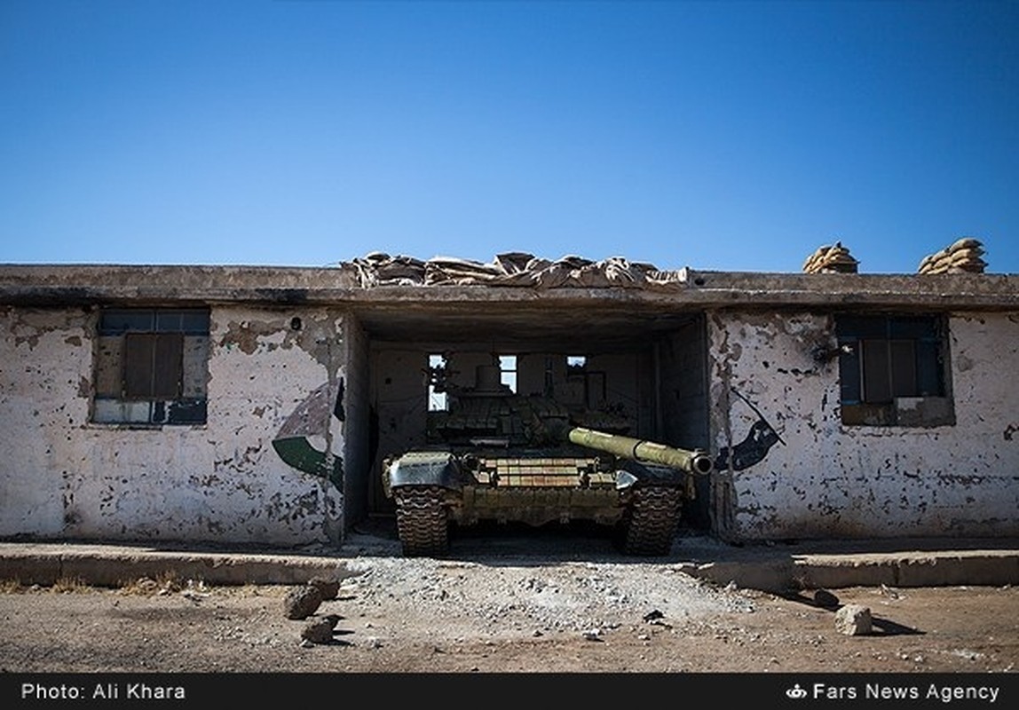 Kinh ngac mau xe tang T-82S cua Quan doi Syria-Hinh-3