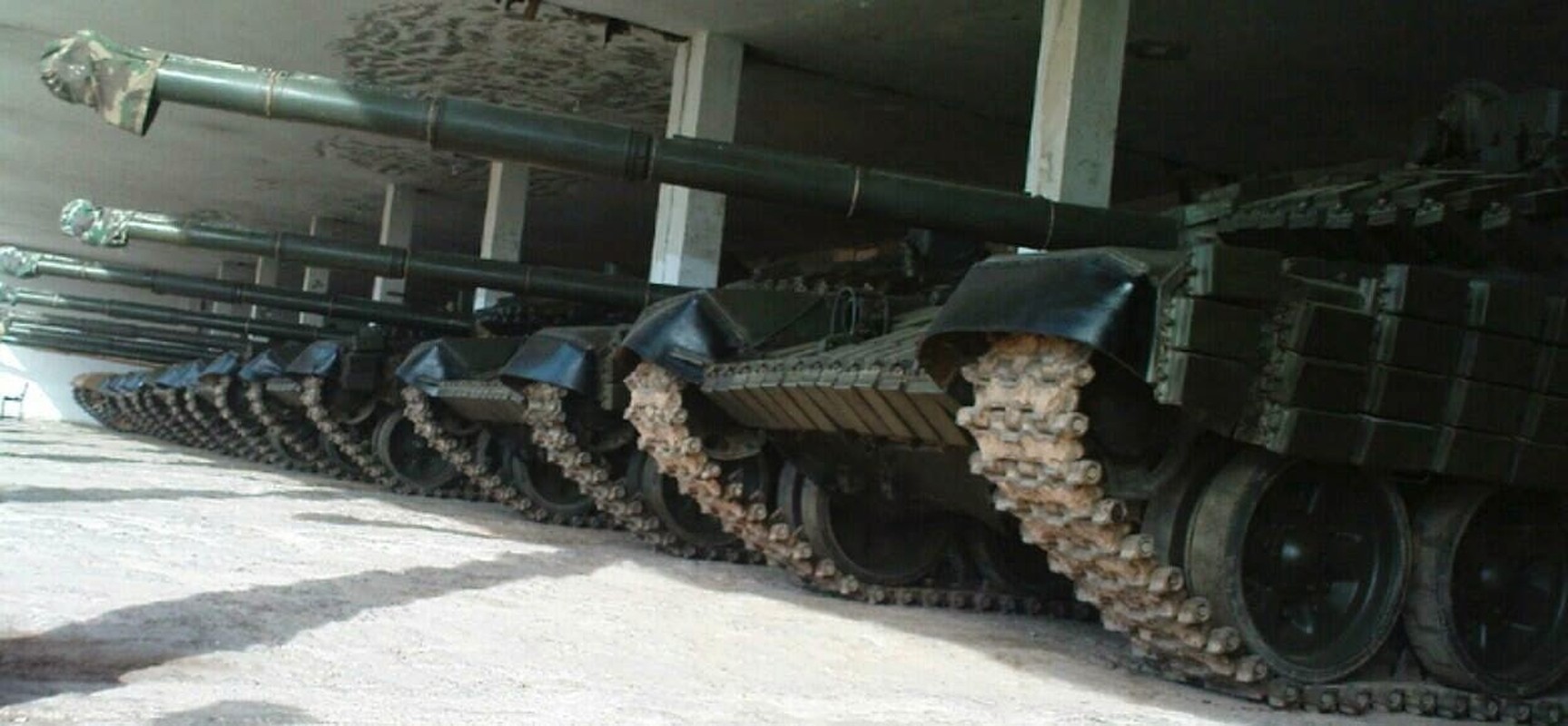 Kinh ngac mau xe tang T-82S cua Quan doi Syria-Hinh-9