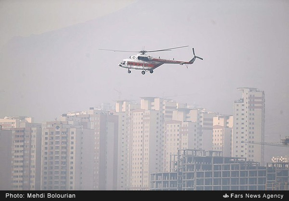 Muc kich truc thang Mi-17 Iran cau xac may bay roi-Hinh-3