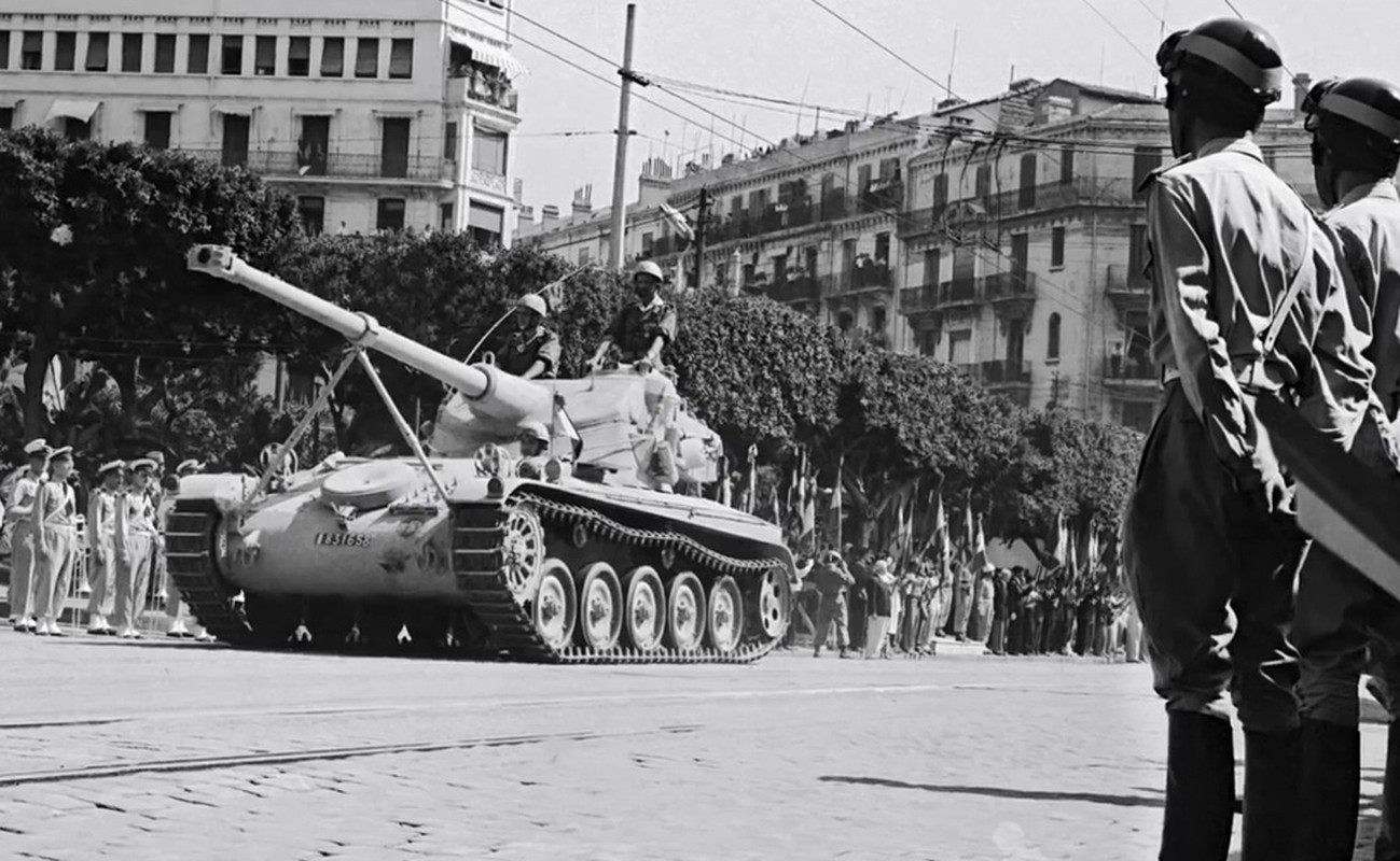 Ngo ngang hoa luc xe tang AMX-13 Viet Nam tung so huu-Hinh-16