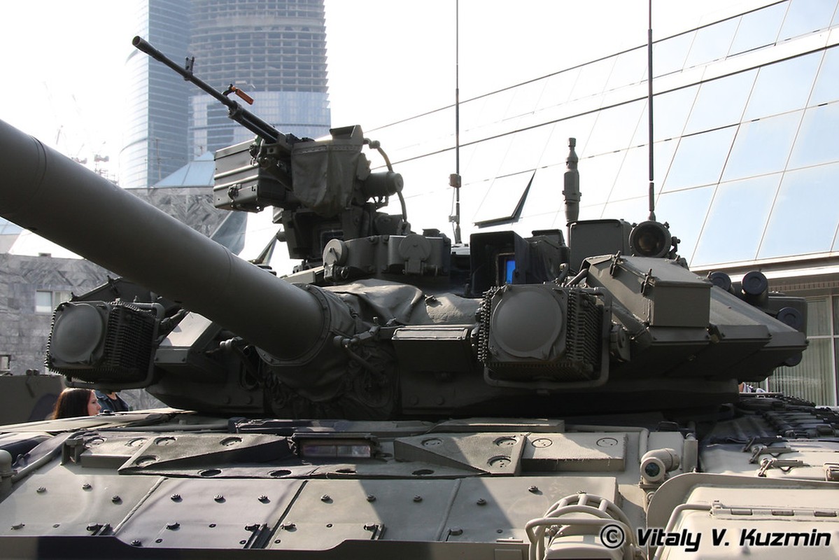 Lai lich mau xe tang T-90 “la” moi xuat hien o Syria-Hinh-6