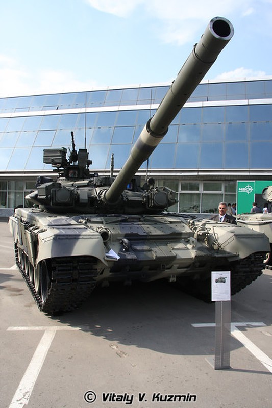 Lai lich mau xe tang T-90 “la” moi xuat hien o Syria-Hinh-7