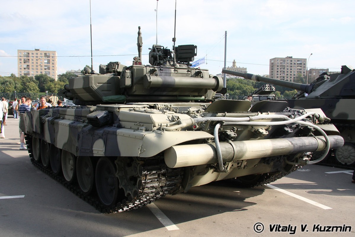 Lai lich mau xe tang T-90 “la” moi xuat hien o Syria-Hinh-8