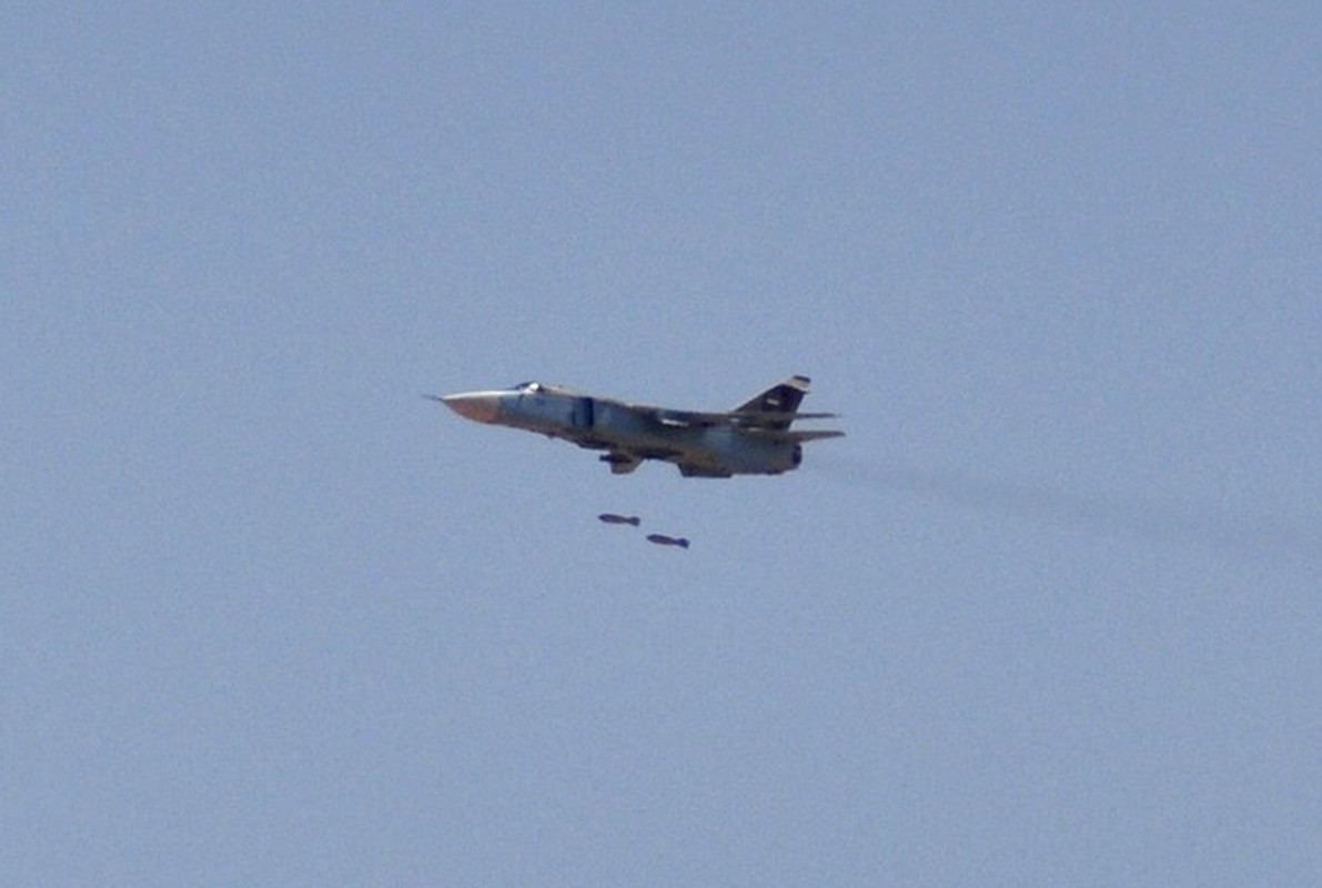 Tiet lo “soc”: Syria dang co tiem kich-bom Su-24M2-Hinh-7