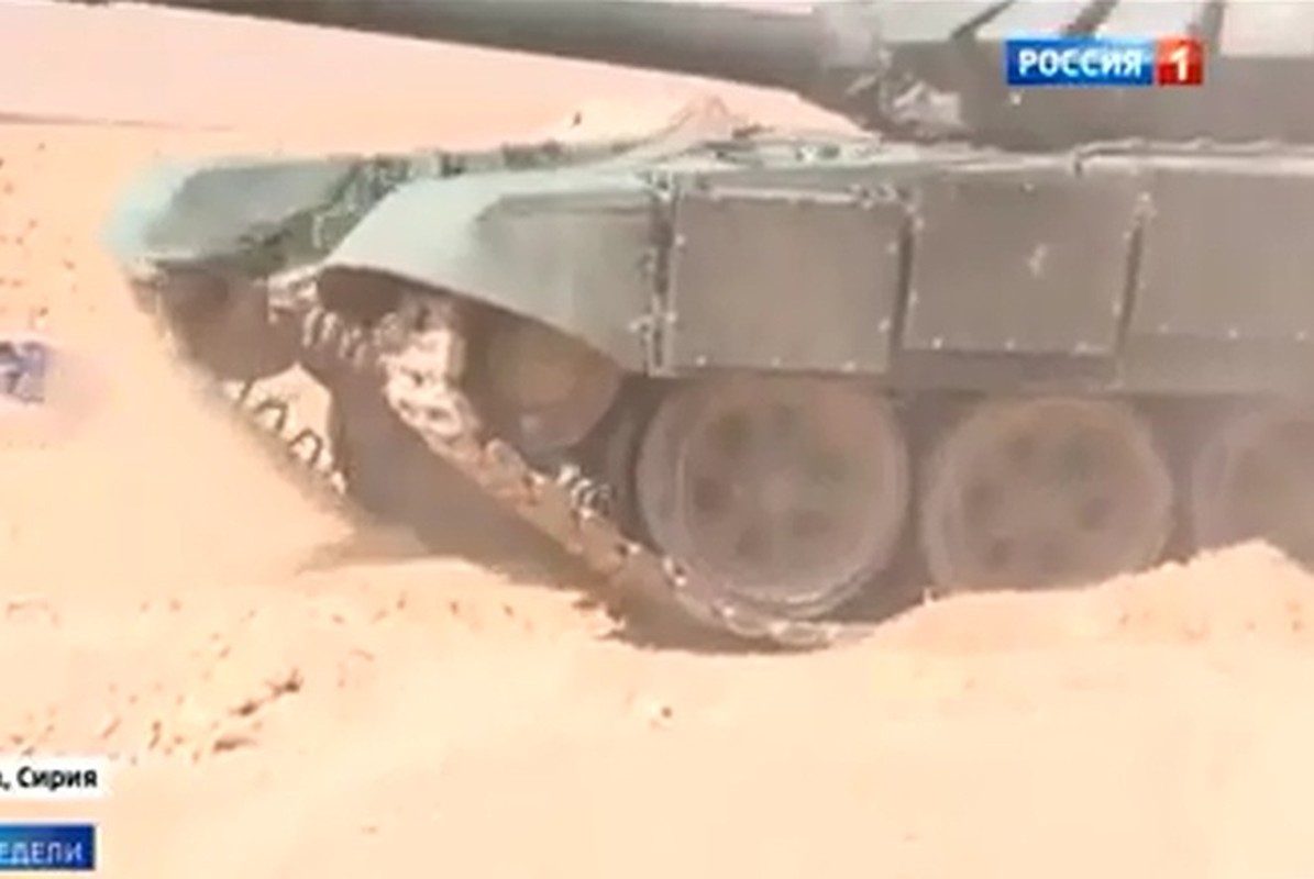 Kinh ngac: Xe tang T-72B3 bat ngo tham chien o Palmyra, Syria-Hinh-2
