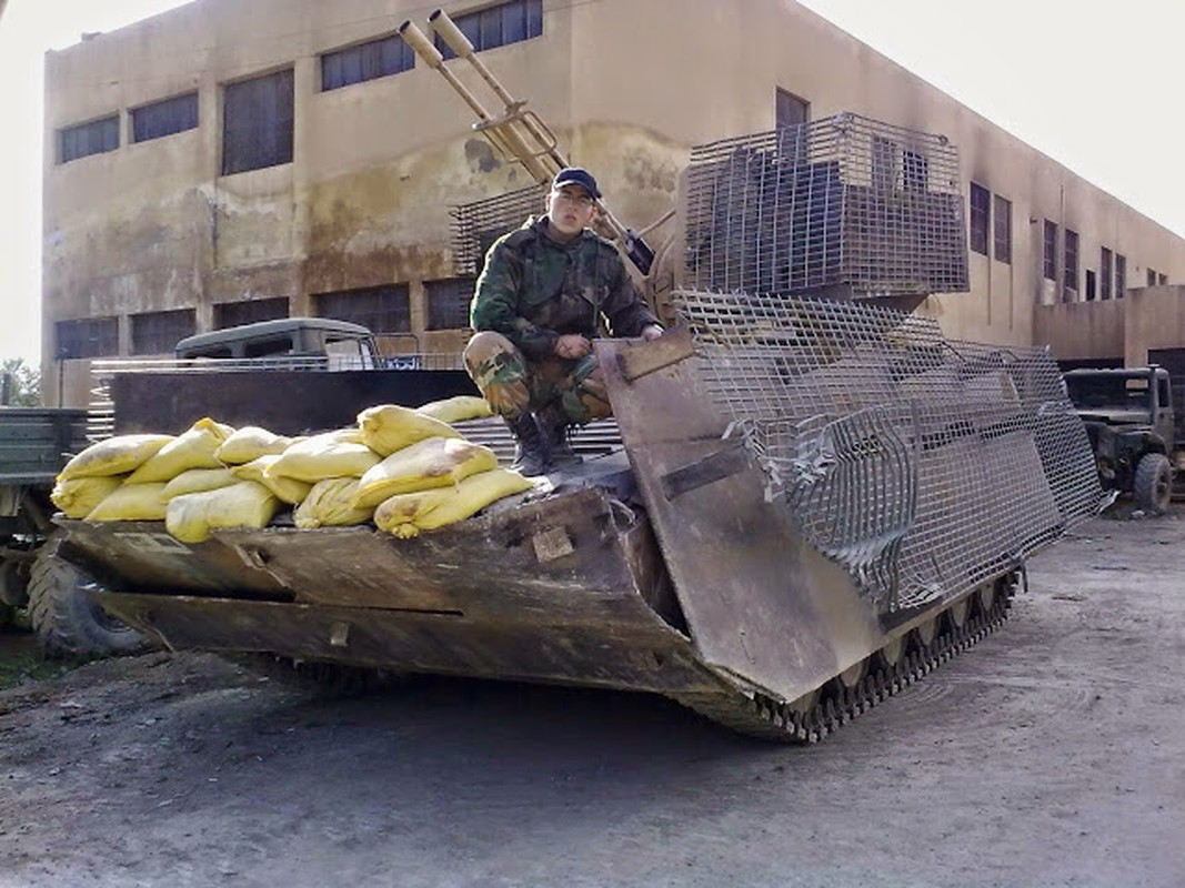 Phat hoang voi dan xe thiet giap phien quan IS o Syria (1)-Hinh-10