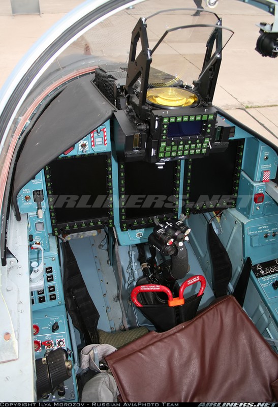 Nong hoi: Viet Nam quyet dinh mua may bay Yak-130-Hinh-11
