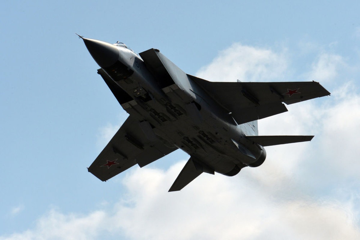 Theo doi tiem kich MiG-31 chuan bi vuot 2.200km danh chan-Hinh-5