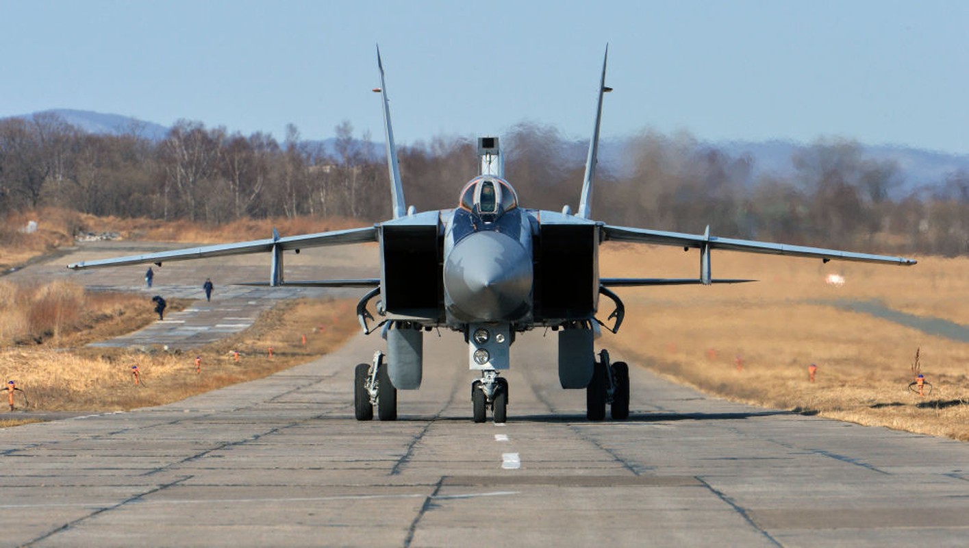 Theo doi tiem kich MiG-31 chuan bi vuot 2.200km danh chan-Hinh-9