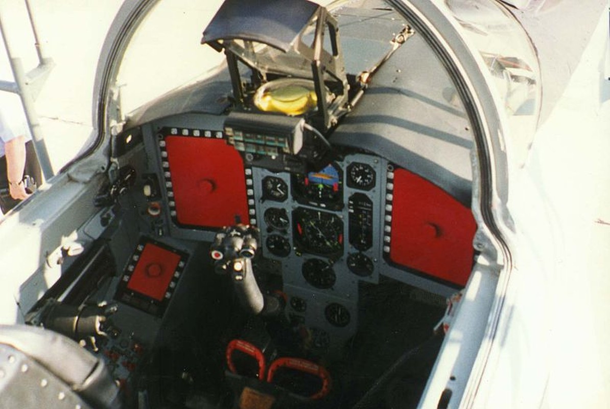Lo dien chiec tiem kich MiG-29M2 dau tien cho khach hang-Hinh-8