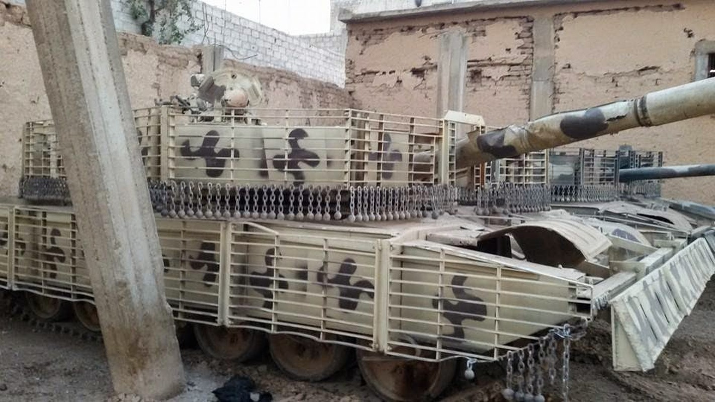 Xe tang T-72 Syria nang cap van khong chong noi RPG-29-Hinh-5