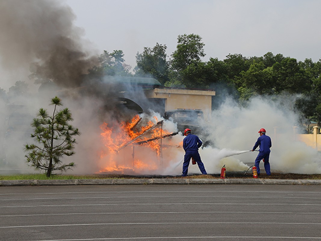 Bat ngo nhiem vu MiG-21 Viet Nam sau quyet dinh nghi huu-Hinh-5