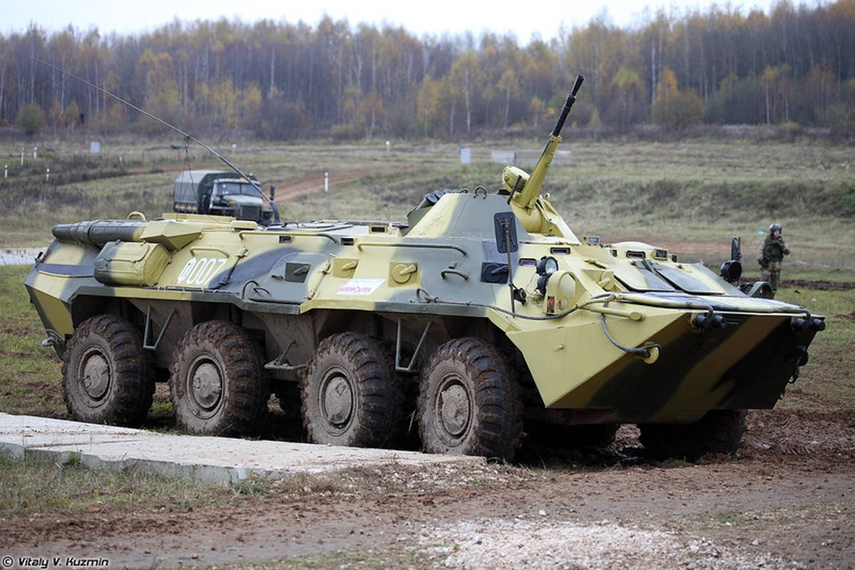 Kinh di: Xe thiet giap BTR-80 Nga bi ban bay thap phao-Hinh-5