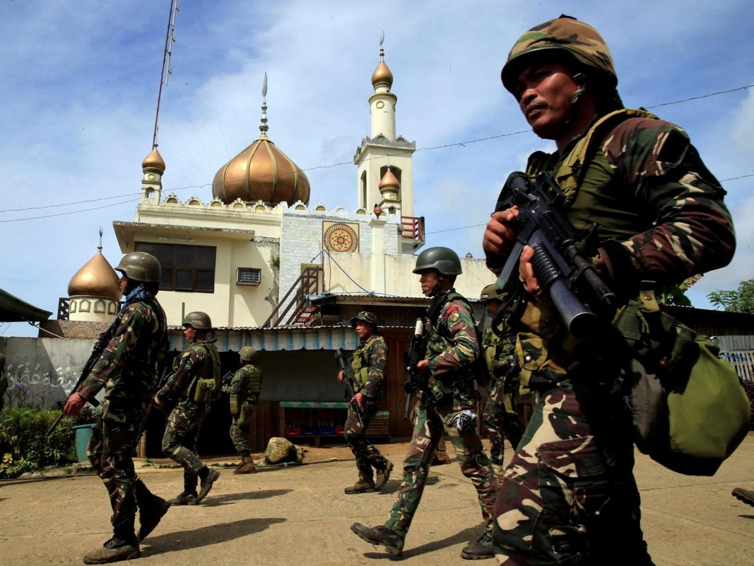 Quan doi Philippines co danh bai duoc khung bo, tai chiem Marawi?-Hinh-3