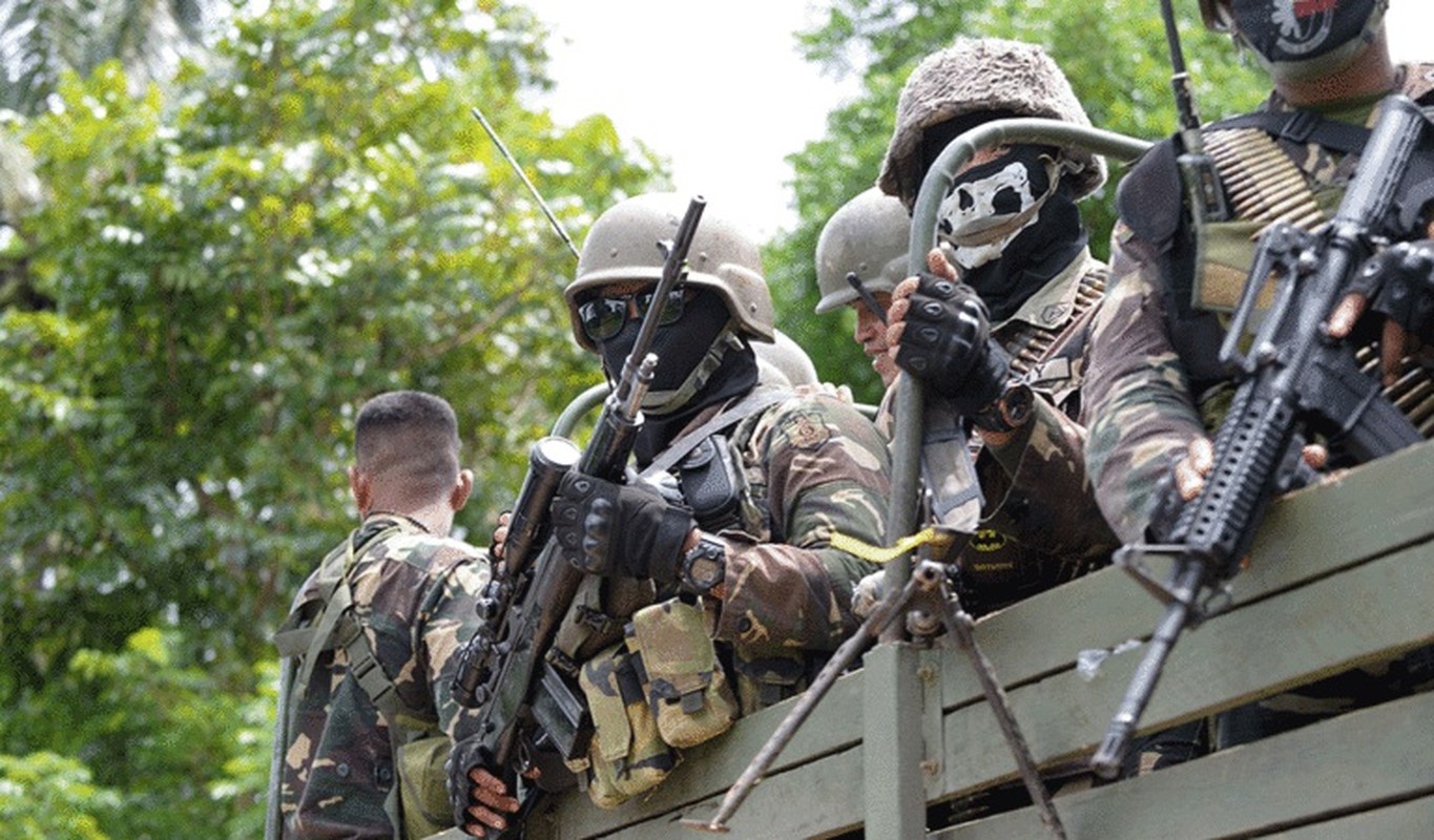 Quan doi Philippines co danh bai duoc khung bo, tai chiem Marawi?-Hinh-4