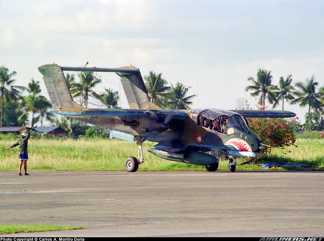 Cam canh Khong quan Philippines dem “ba gia” OV-10 chien dau-Hinh-7