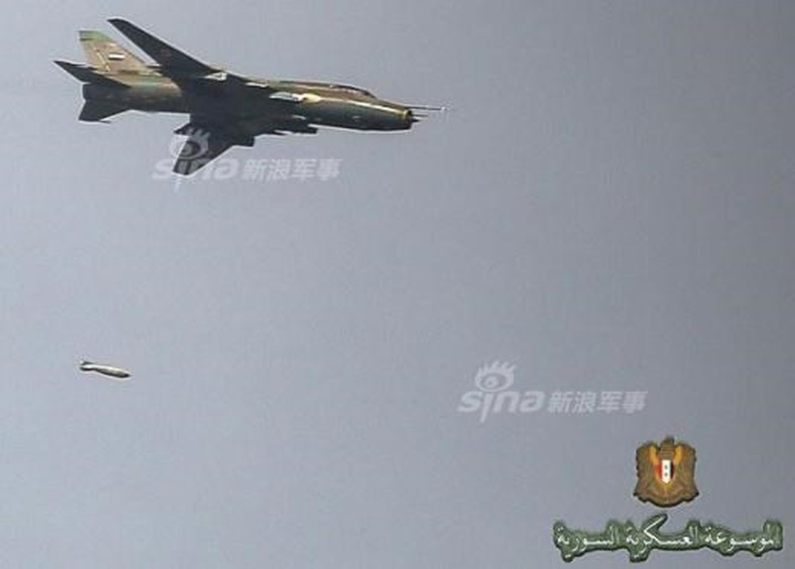 May bay Su-22 Syria bi F/A-18 ban roi: Khong the dap tra
