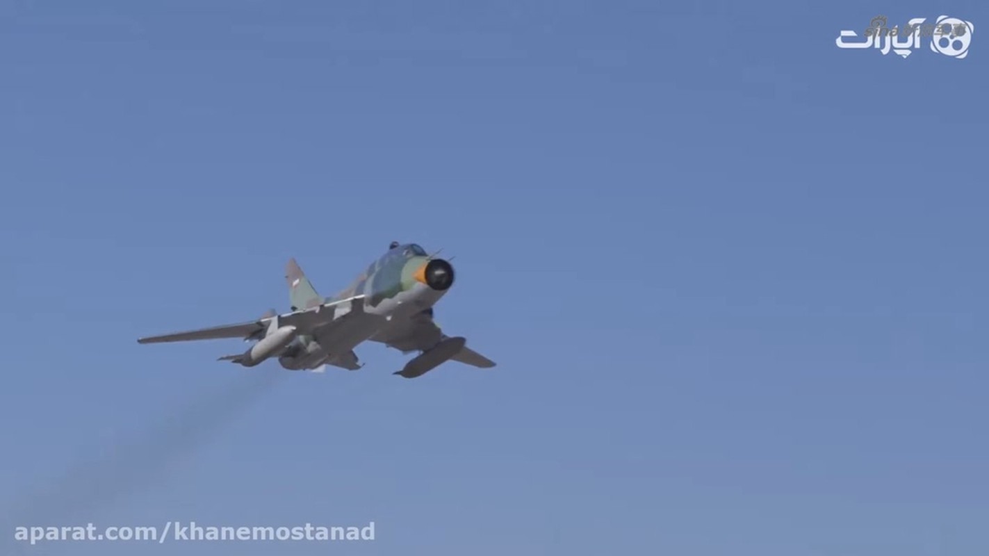 Iran bi mat hoi sinh “doi canh ma thuat” Su-22 lam gi?-Hinh-7