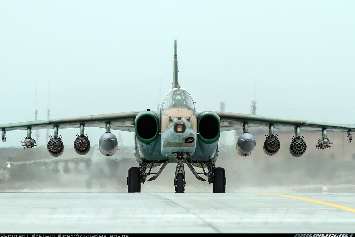 Bi an may bay cuong kich Su-25 Iran khong phu hieu-Hinh-8