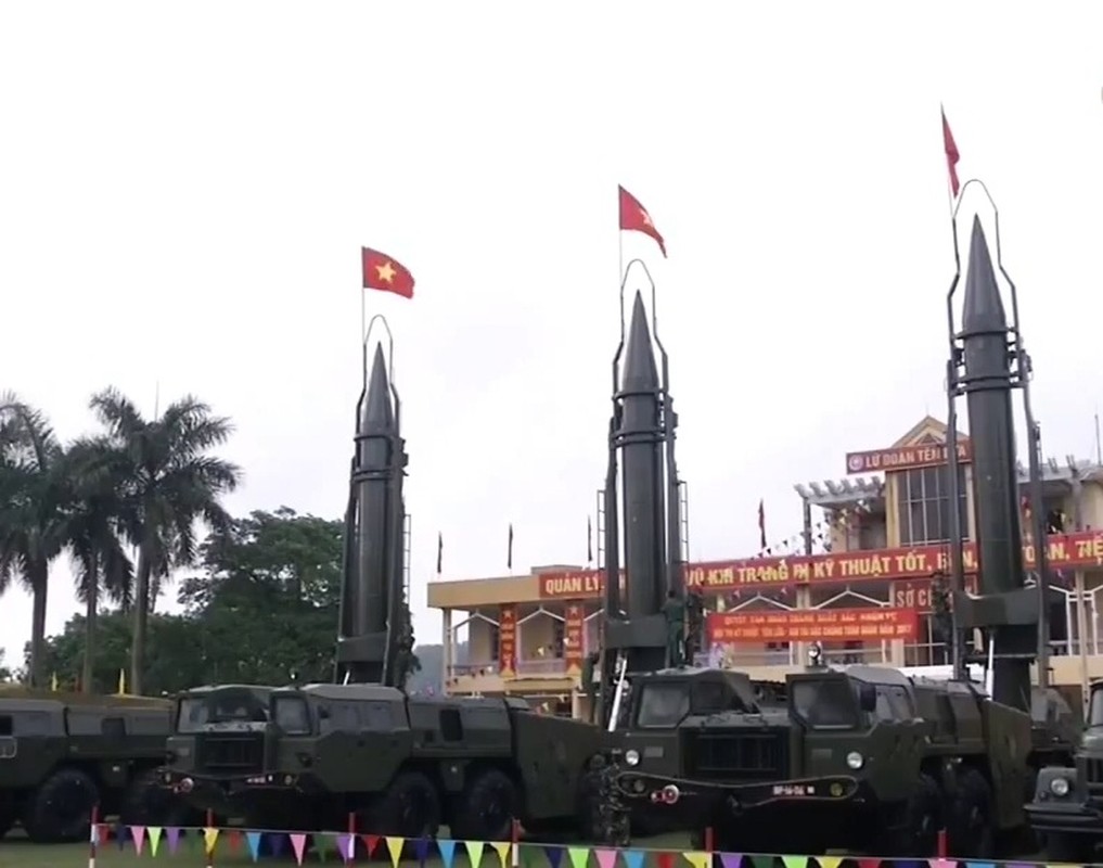 Oai phong dan ten lua Scud Viet Nam chia len troi-Hinh-3