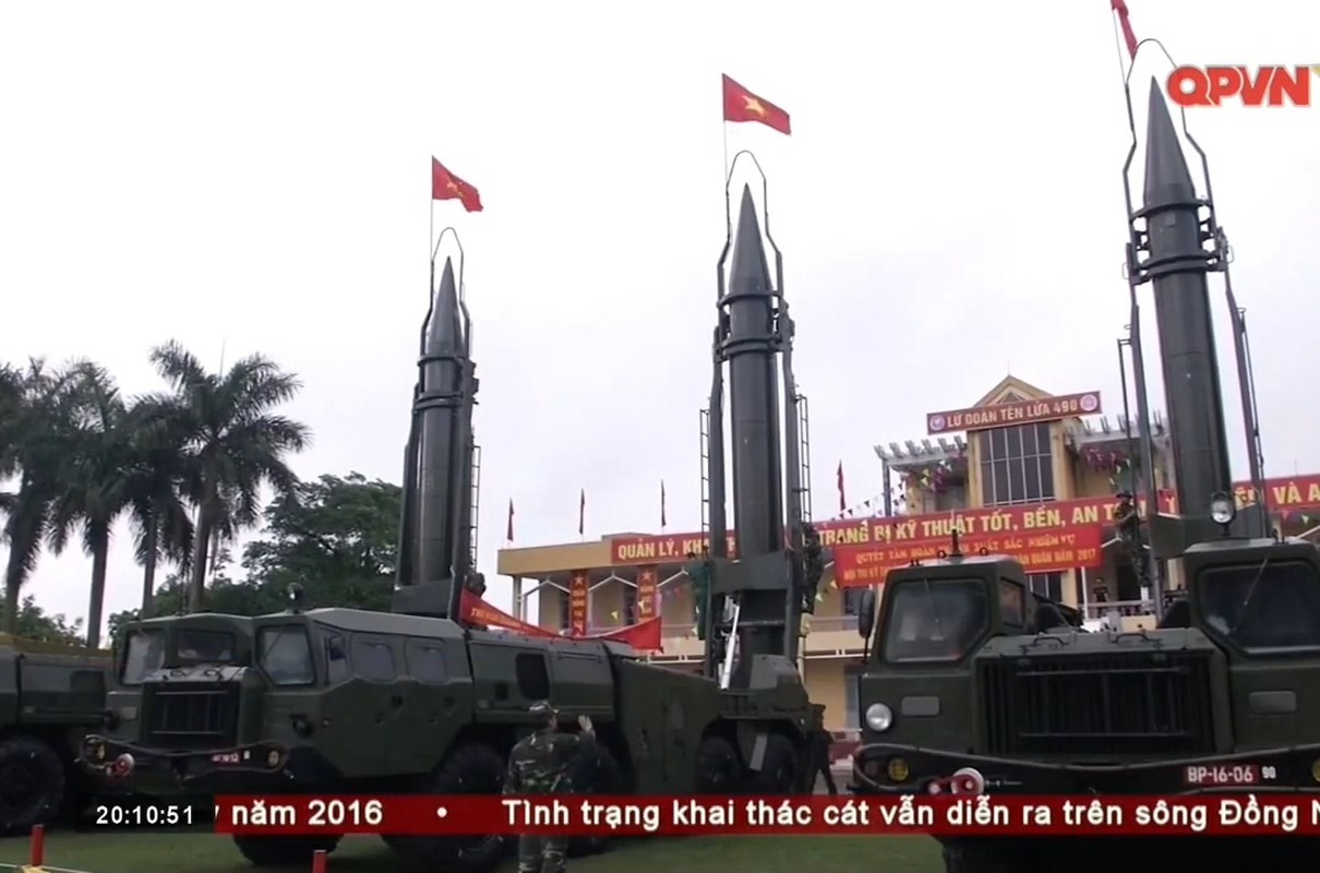 Oai phong dan ten lua Scud Viet Nam chia len troi-Hinh-5