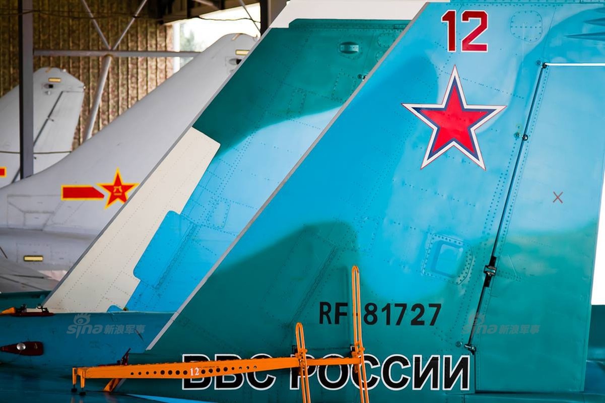 Kinh ngac: Su-34, Su-30SM xuat hien o san bay Trung Quoc-Hinh-3
