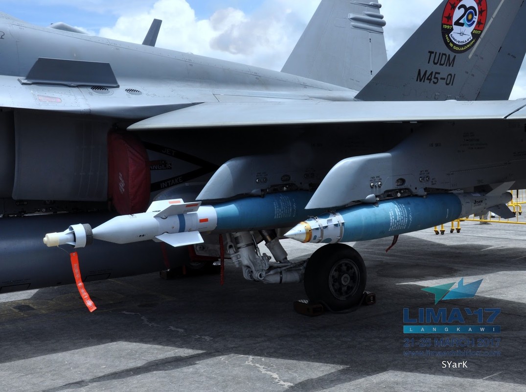 Tinh nang “khung” tiem kich F/A-18D Malaysia sau nang cap-Hinh-7