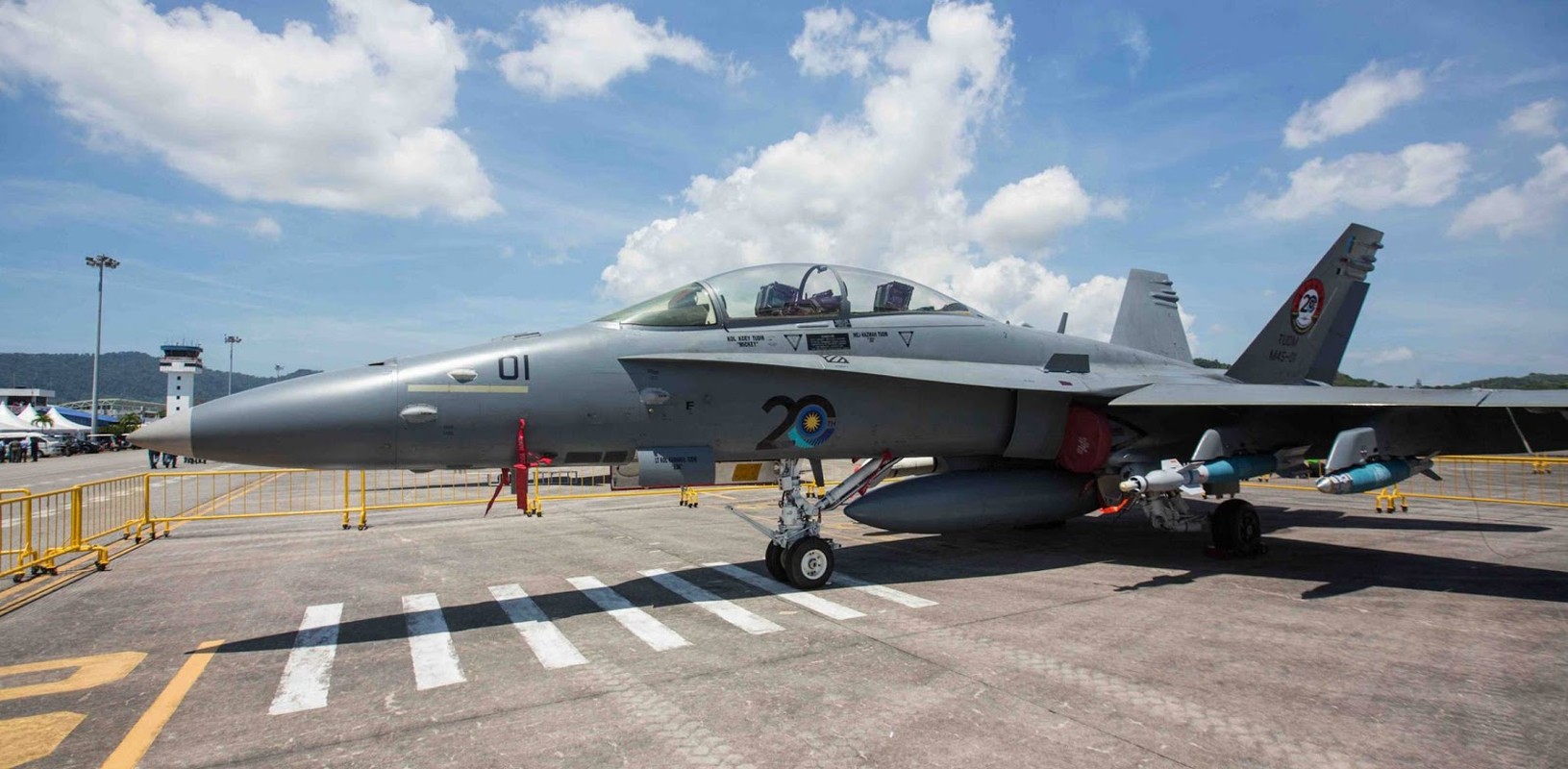 Tinh nang “khung” tiem kich F/A-18D Malaysia sau nang cap-Hinh-8
