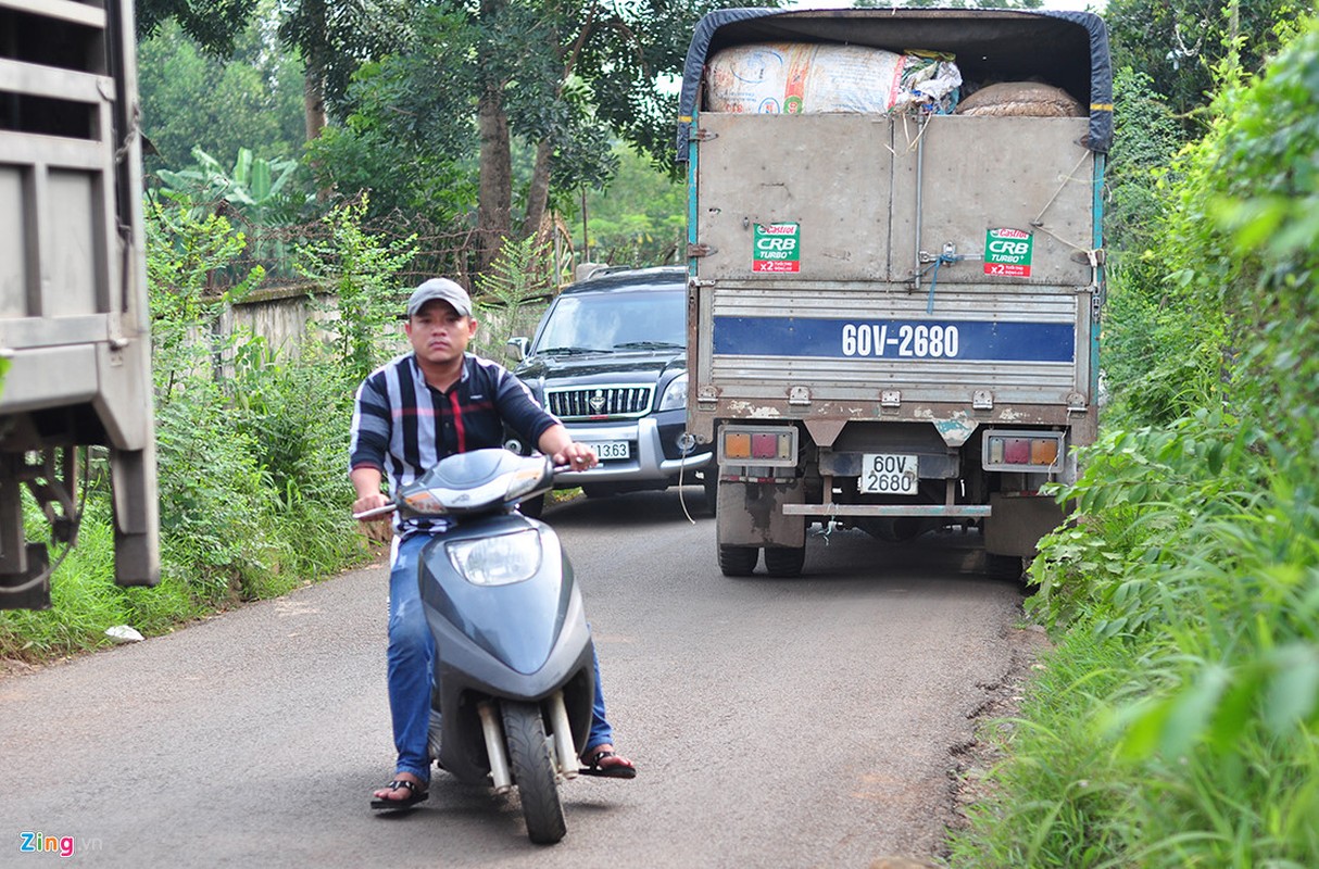 Dan buc xuc lan da tang chan duong o to ne BOT-Hinh-13