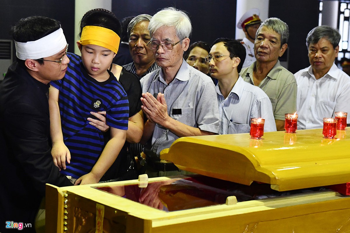 Lanh dao Dang, Nha nuoc va ban be tien biet giao su Phan Huy Le-Hinh-4