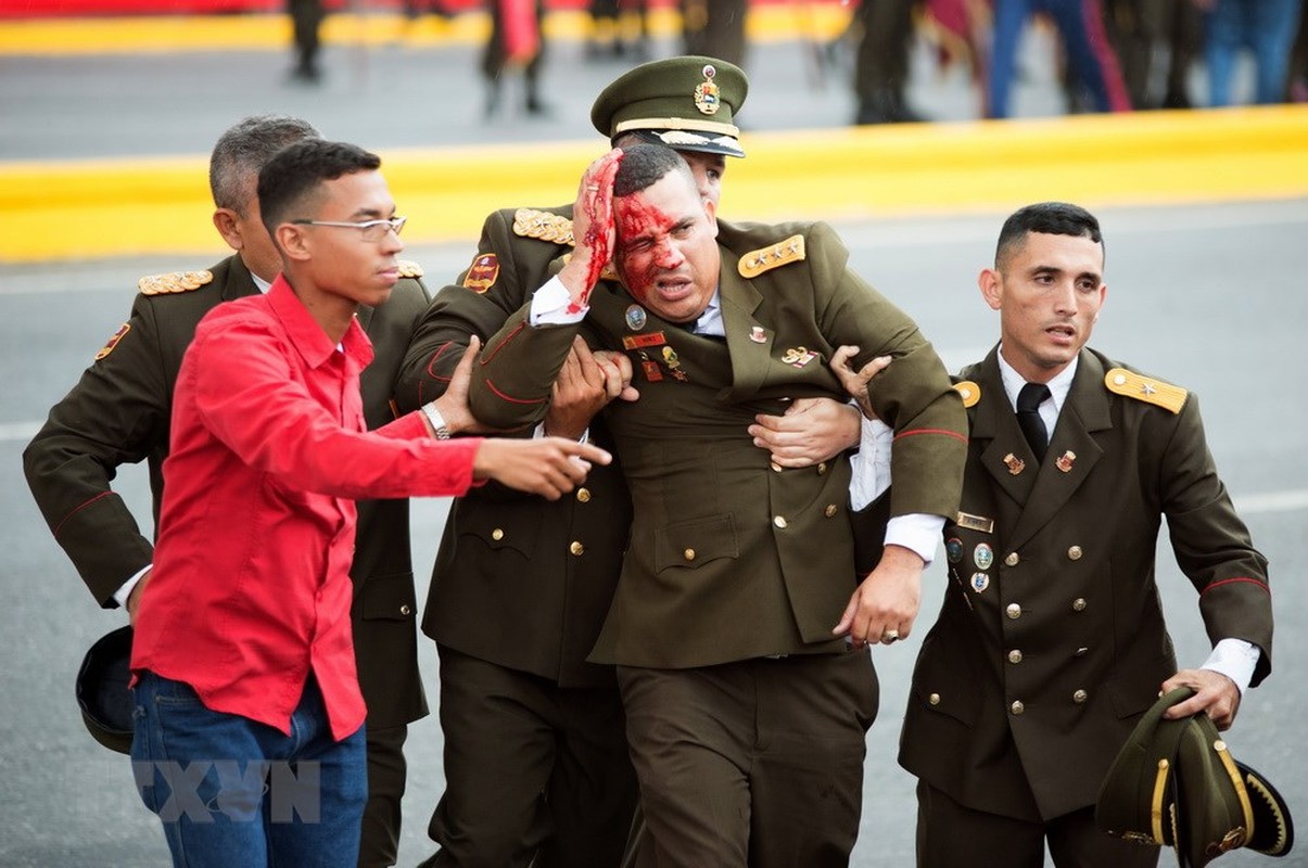 Can canh hien truong am sat Tong thong Venezuela Nicolas Maduro-Hinh-9