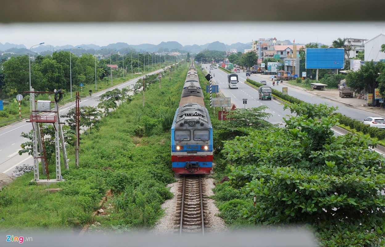 Thanh Hoa: Vi sao cau bo hanh vuot duong sat 2 ty bi phan doi?-Hinh-3