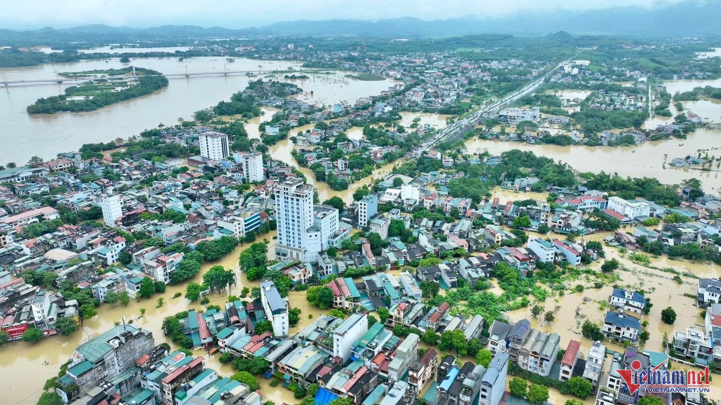 View - 	Toàn cảnh thành phố Tuyên Quang ngập trong biển nước