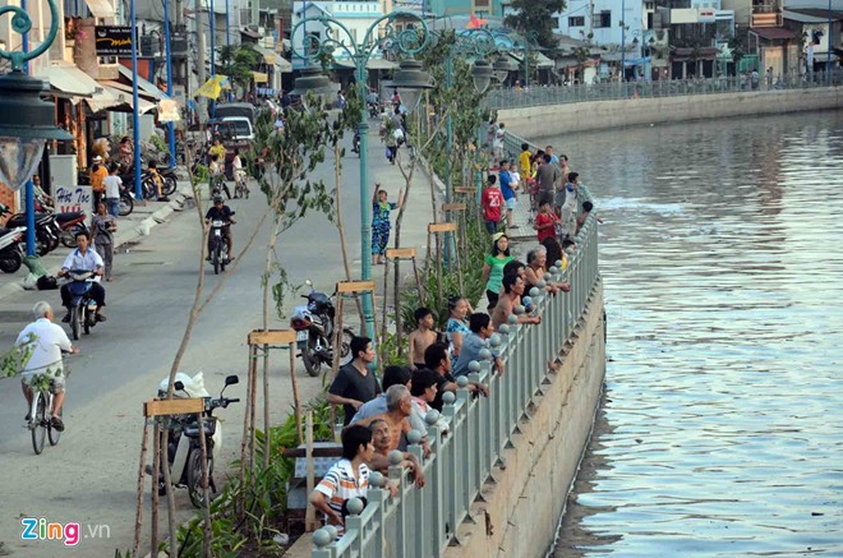 Tu tren cao, ngam kenh Tan Hoa - Lo Gom hoi sinh-Hinh-15