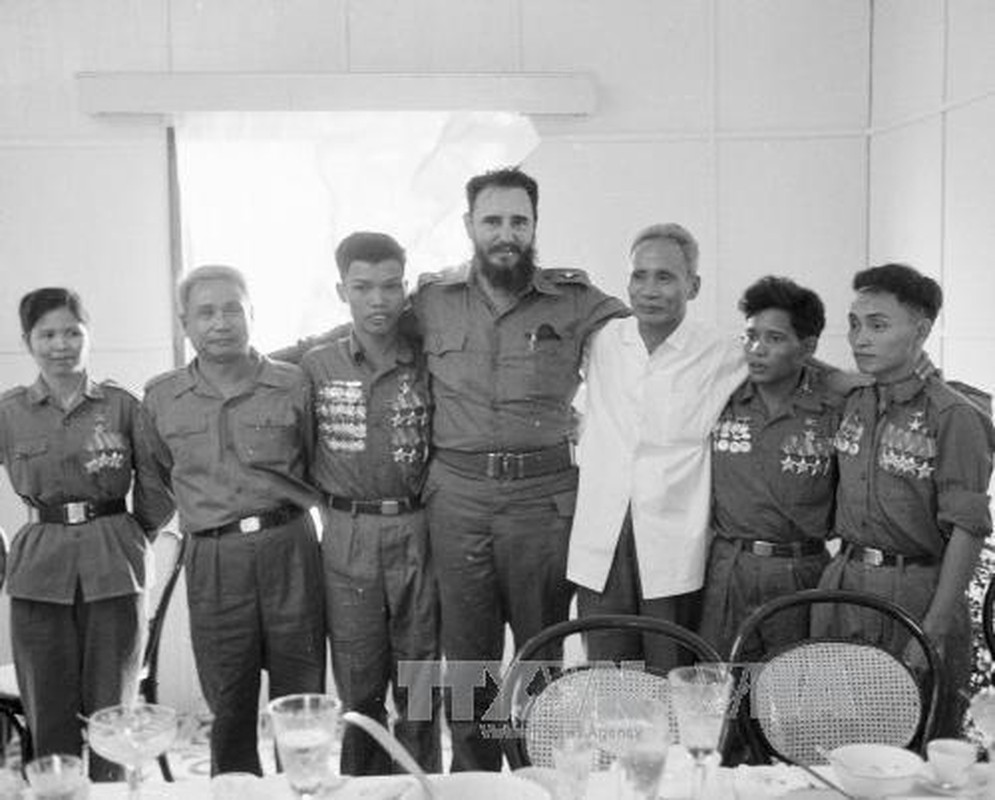 Anh: Chuyen tham lich su cua lanh tu Cuba Fidel Castro toi Quang Tri 1973-Hinh-5
