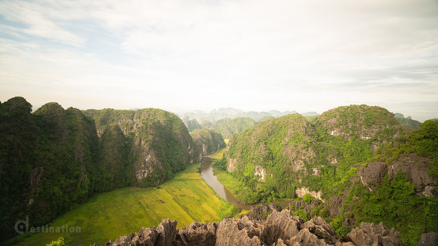 Tam Coc dep ngo ngang trong mat du khach nuoc ngoai-Hinh-3