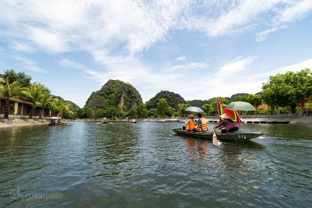 Tam Coc dep ngo ngang trong mat du khach nuoc ngoai-Hinh-6