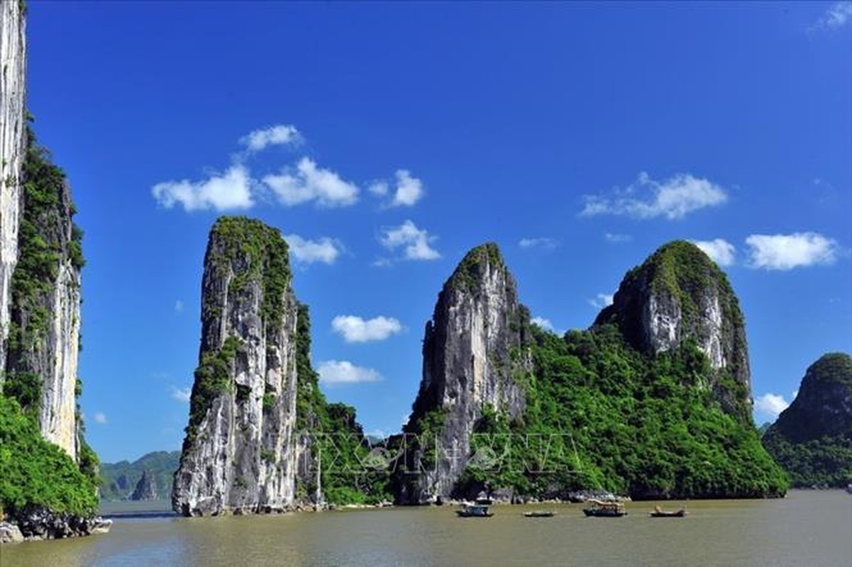 Chiem nguong Vinh Ha Long - noi don doan Lanh dao Trieu Tien-Hinh-4