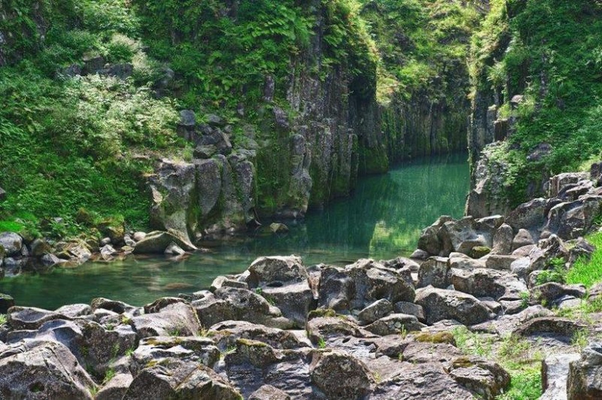 Kinh ngac 10 phien ban ganh Da Dia Phu Yen o nuoc ngoai-Hinh-5