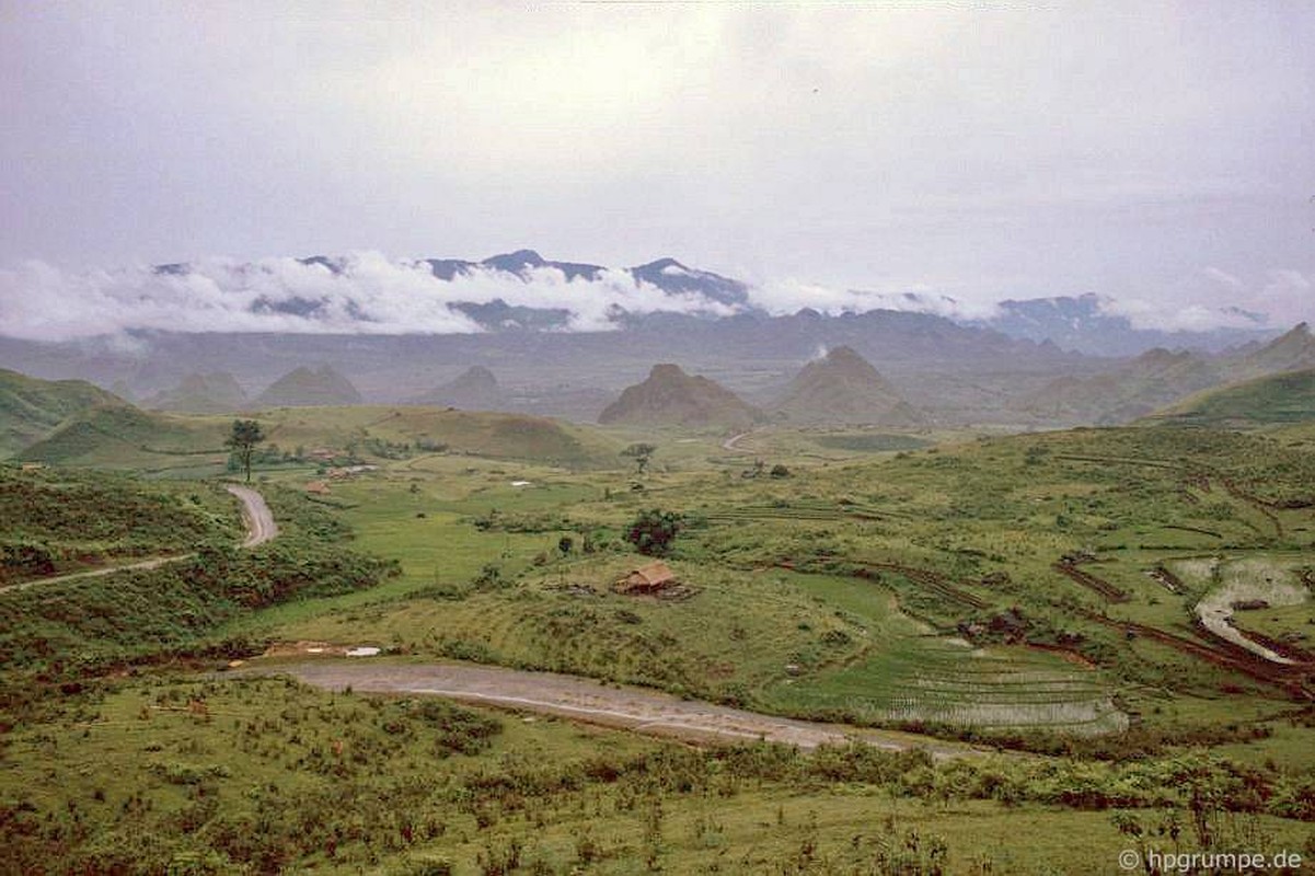 Cuc doc phien cho Sapa nam 1992 qua ong kinh Tay-Hinh-9