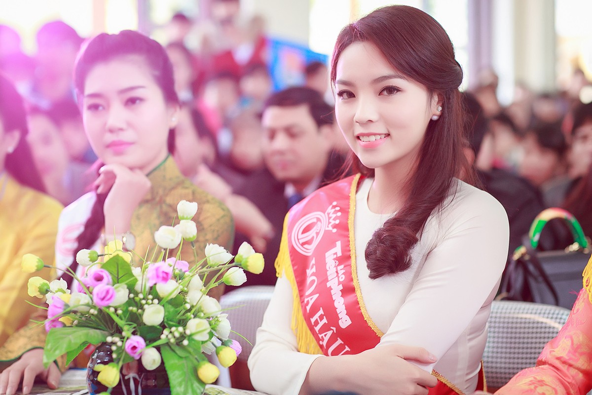 Mai Phuong Thuy ru Ky Duyen di tang qua Tet-Hinh-3