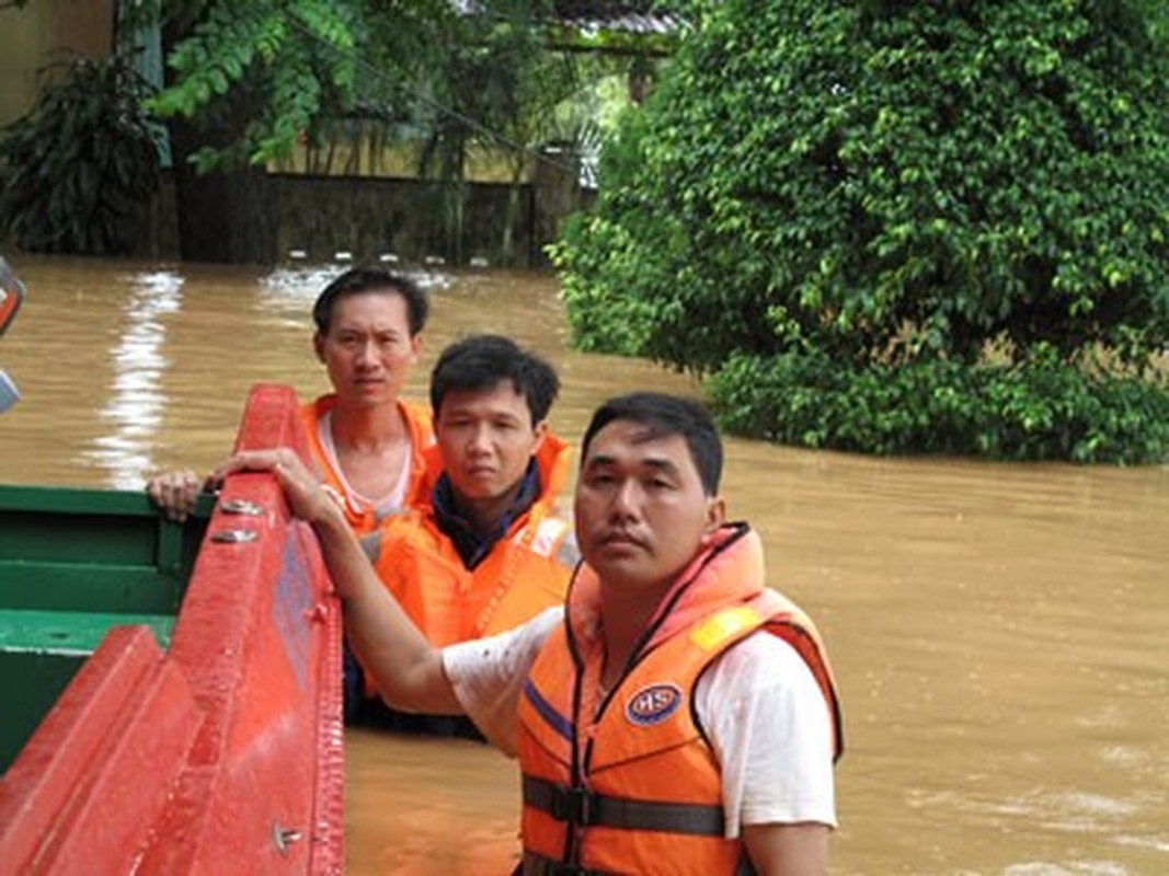 Top nhung con bao am anh nhat lich su 20 nam tai Viet Nam-Hinh-8