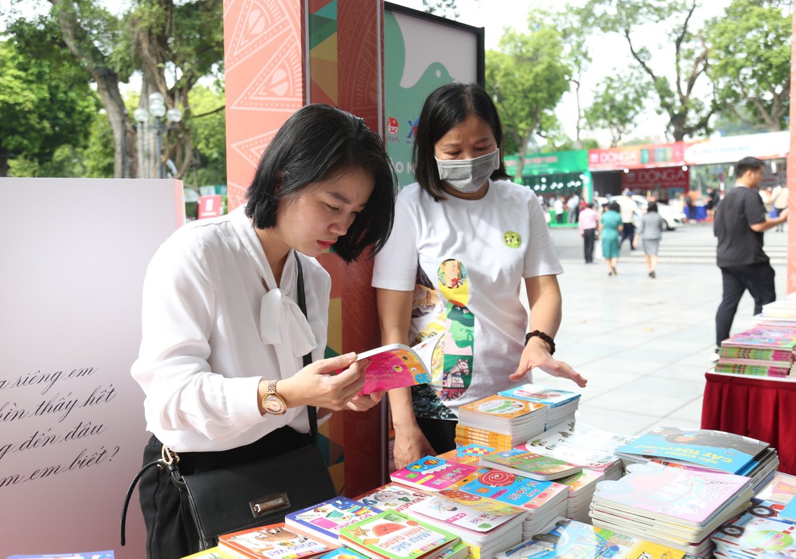 Khai mac Hoi Sach Ha Noi chao mung ngay Giai phong Thu do-Hinh-4