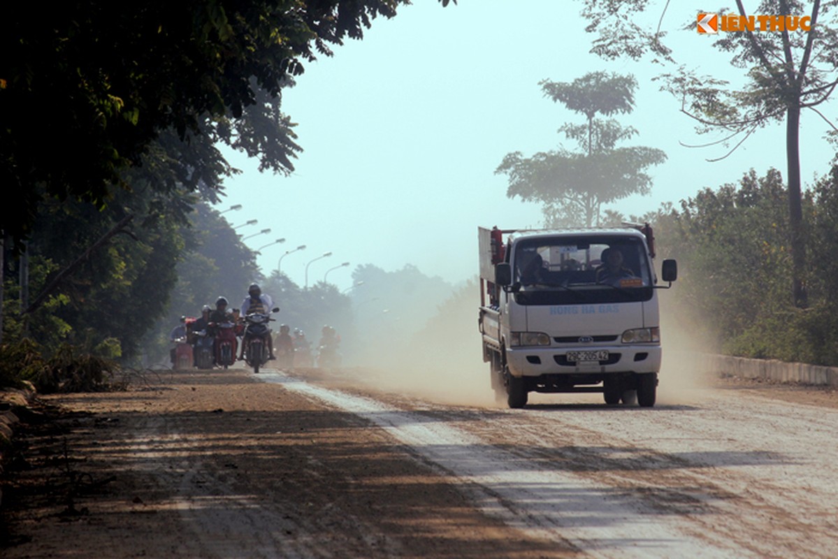 Dai lo Thang Long phu day bun dat, tiem an tai nan-Hinh-5