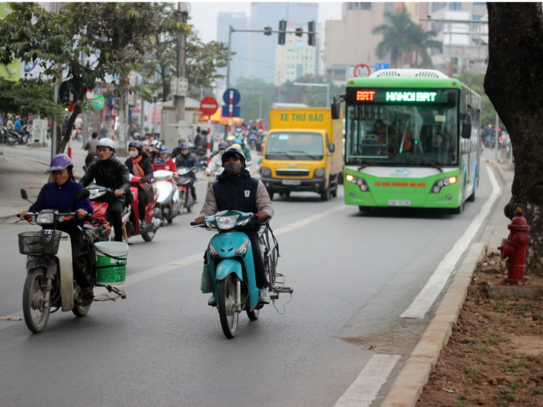 Ha Noi bat dau lam hang rao phan cach lan xe buyt nhanh-Hinh-8