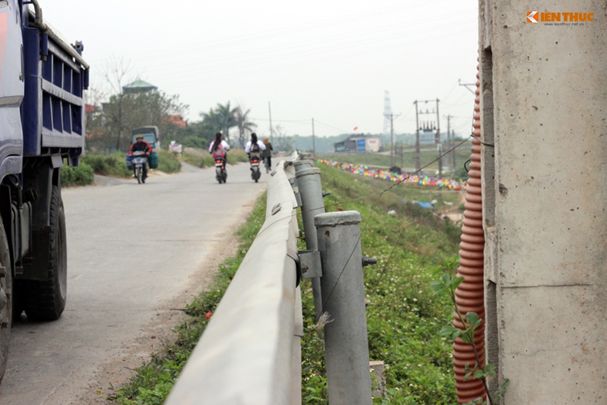 Can canh dai ho lan cho gio lon thoi do de nguoi o Ha Noi-Hinh-2