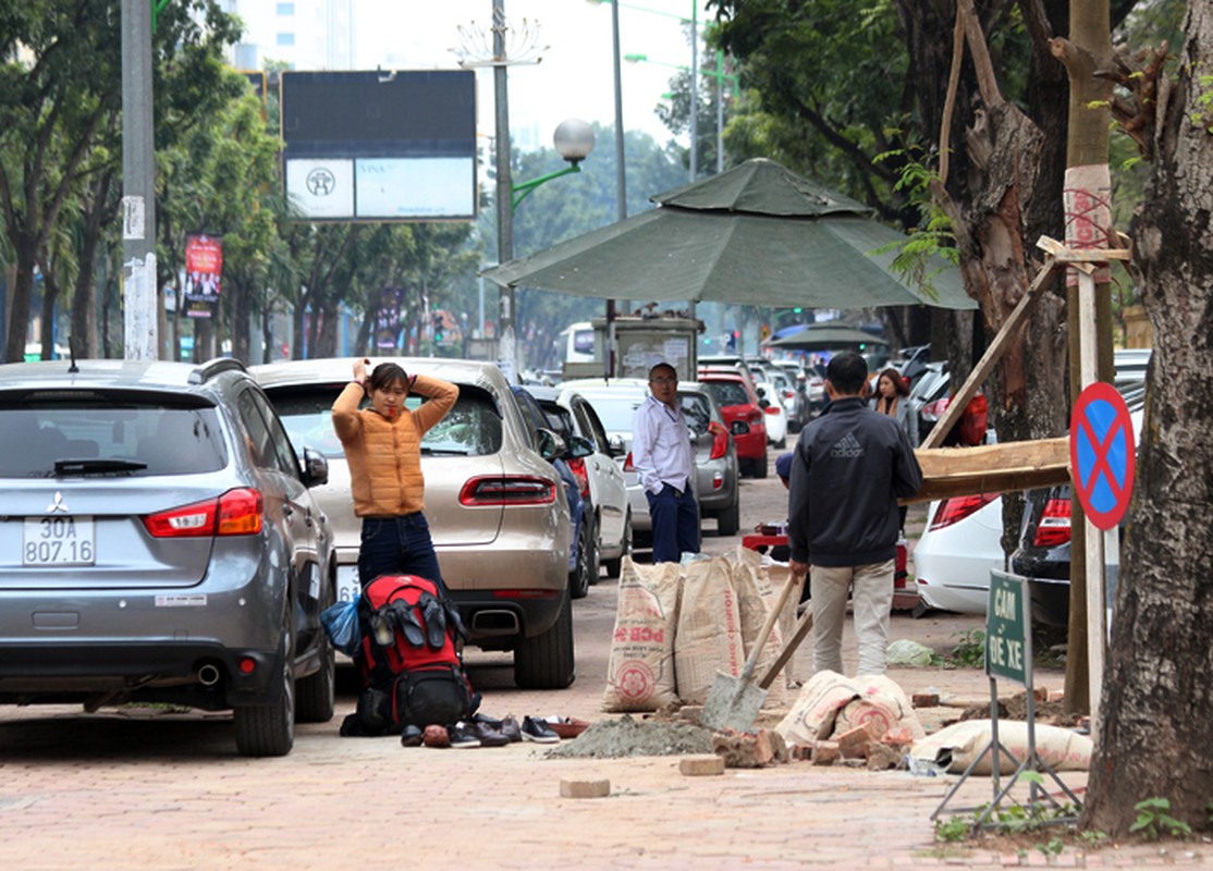 Chum anh: Cac diem trong giu xe oto “nuot gon” via he Ha Noi-Hinh-9