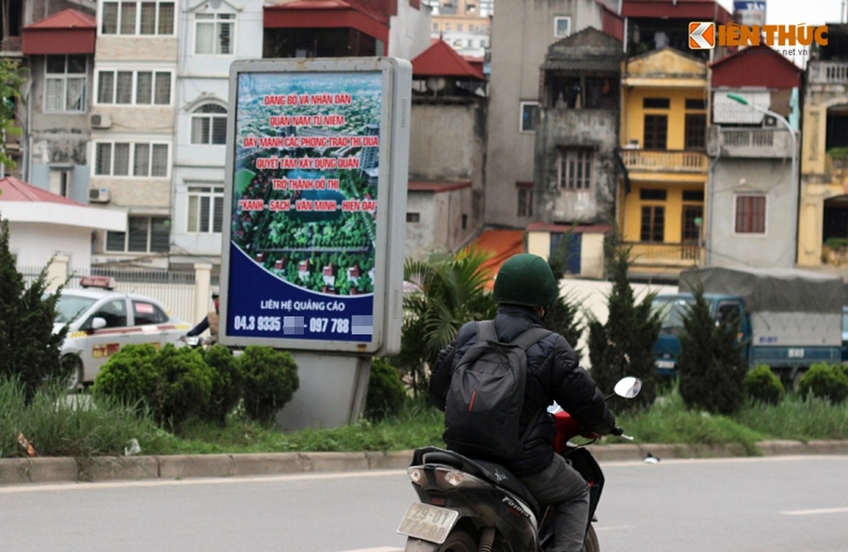 Anh: Ngo ngang hang loat bang sai chinh ta giua pho Ha Noi-Hinh-5