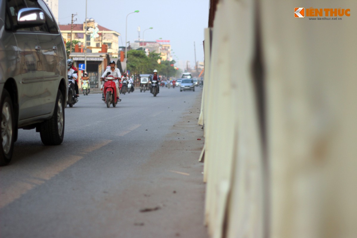 Khiep via di qua &quot;luoi hai tu than&quot; sac nhon tren duong Ha Noi-Hinh-7