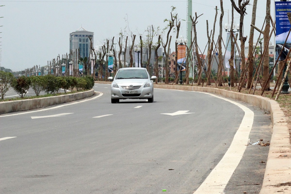 Anh: Ngam &quot;con duong vang” moi duoc thong xe o Ha Noi-Hinh-6